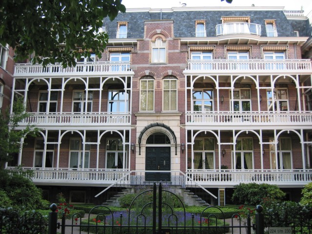 Van Eeghenstraat